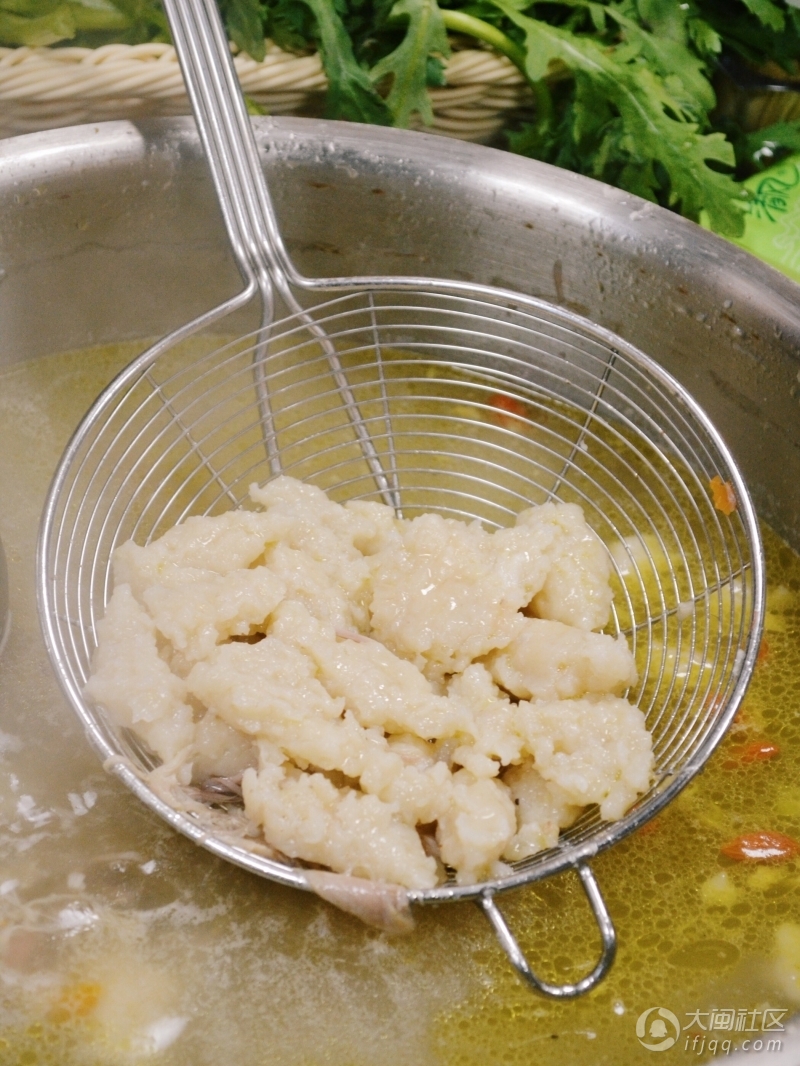 鸡鸭汤锅讲究一个鲜，这个寒冷的冬天你值得拥有！