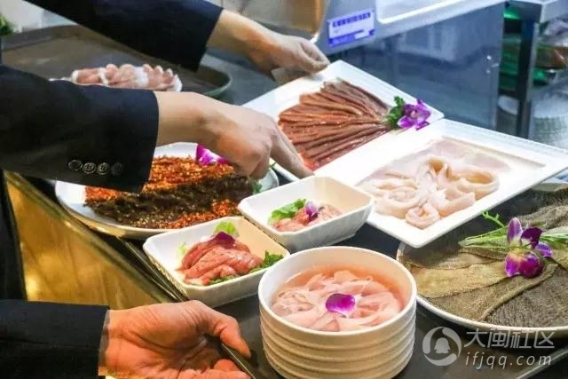 风靡成都的老码头火锅在福州就可以吃得到