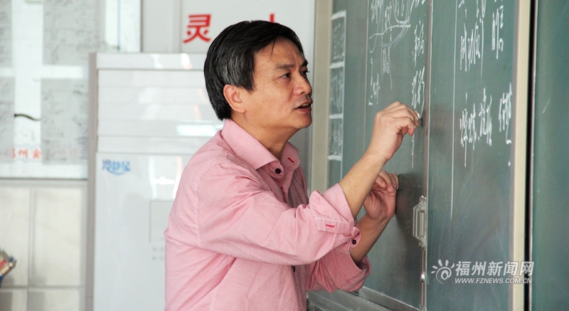 视盲教师张芸：三尺讲台是我生命中的一部分