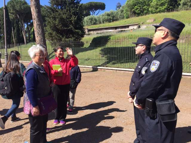 在罗马斗兽场遇见中国警察巡逻是种怎样的体验