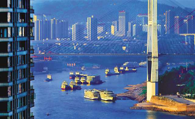 【城市远洋】重庆：黄金水道运输忙