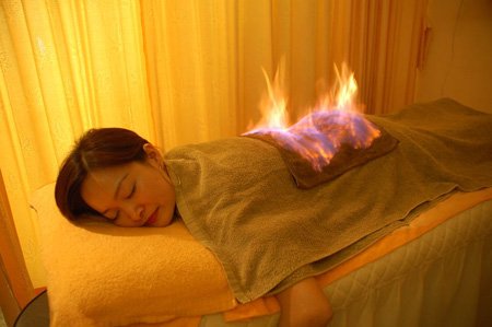 女按摩师发明“轻咬”按摩场面堪比《五十度灰》 看全球奇葩按摩