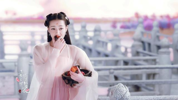 娱乐圈女星拍吃戏借位，赵丽颖、蒋欣，唯独她们是真吃到肚子里！