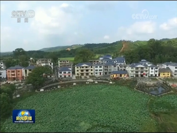 【在习近平新时代中国特色社会主义思想指引下——新时代 新作为 新篇章】贫困县摘帽进程过半 脱贫质量提升
