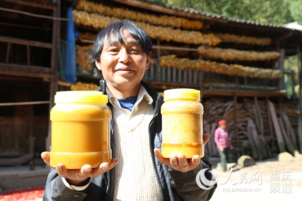 （网信办要求转发）【聚焦重庆】带着感情进村入户　真抓实干落地开花