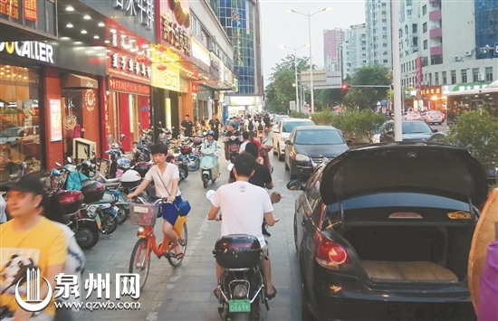 【舆情 列表】【泉州】泉州车辆占道违停乱象多 市民盼各行其道
