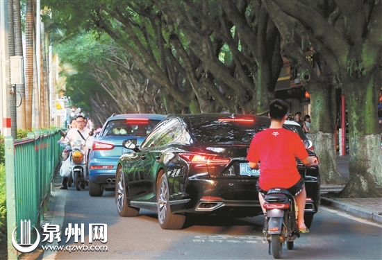【舆情 列表】【泉州】泉州车辆占道违停乱象多 市民盼各行其道