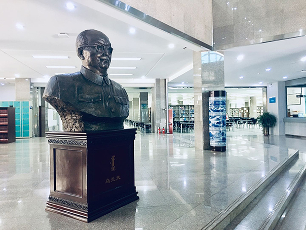 时政新闻眼丨开启“考察+”模式，习近平这次内蒙古之行不一般