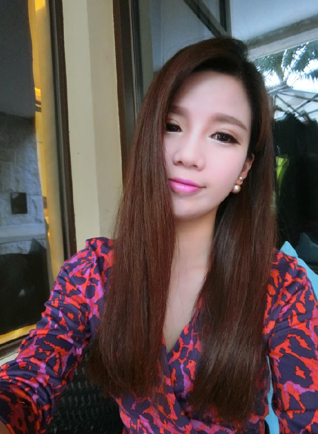 郭艾伦女友晒美照 惊讶童鞋店买鞋竟有号(图)