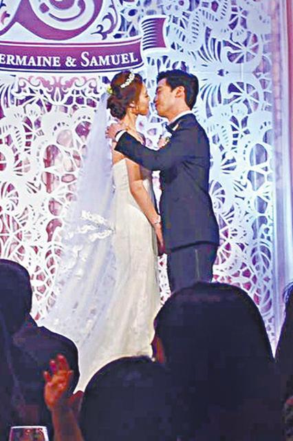 香港有个女主播也叫黄晓明，披金戴银嫁了豪门