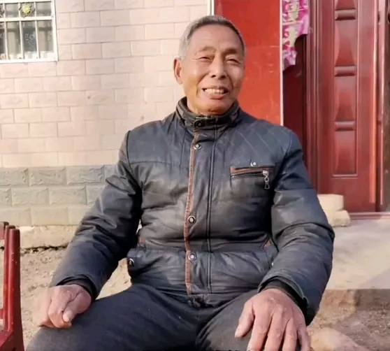 “英雄不一定踏着七彩祥云，也可能踩着小船”_fororder_2