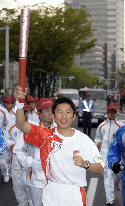 走近冬奥|相信更多中国人会喜欢上滑雪——专访日本长野市长、两届冬奥会冠军荻原健司