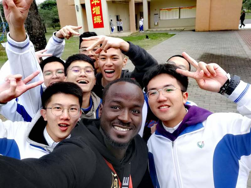 图片默认标题_fororder_几内亚留学生ALPHA