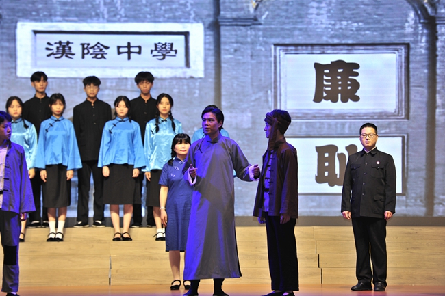 “统战知识进校园”试点观摩会在汉阴召开