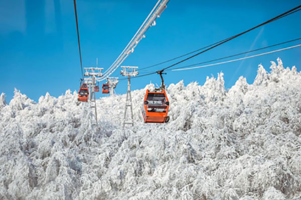 央视《冬奥来了》聚焦西岭雪山 成都冰雪运动活力出圈_fororder_西岭雪山-供图-西岭雪山景区1