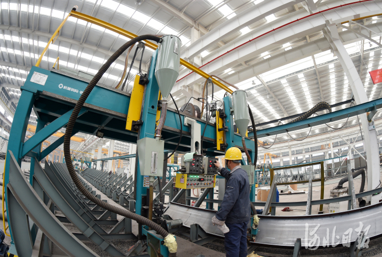 保定市委书记党晓龙接受河北日报专访：打造京津冀世界级城市群中的现代化品质生活之城