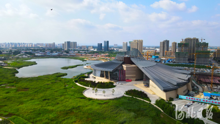 保定市委书记党晓龙接受河北日报专访：打造京津冀世界级城市群中的现代化品质生活之城