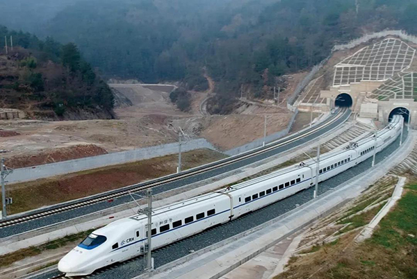 日出是最常见的风景——中铁五局罗峥鑫_fororder_罗峥鑫参建的西成铁路