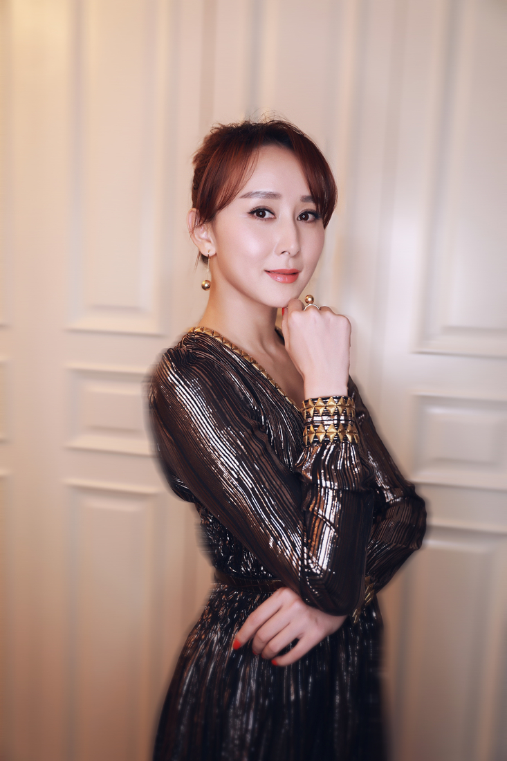 图片默认标题_fororder_胡静金属质感礼服