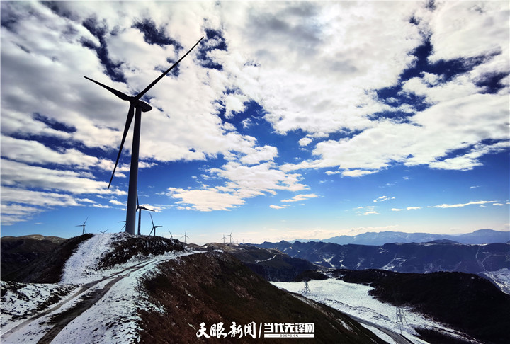 （中首）毕节赫章：韭菜坪雪后“雾凇”惊艳美景醉人