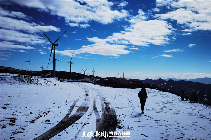 （中首）毕节赫章：韭菜坪雪后“雾凇”惊艳美景醉人
