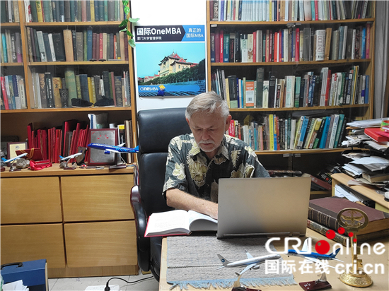 （遇见中国）“你好，我是不见外的老潘！”_fororder___172.100.100.3_temp_9500031_1_9500031_1_1_192f64ac-b8ae-447d-a560-1ff15b2a2c75