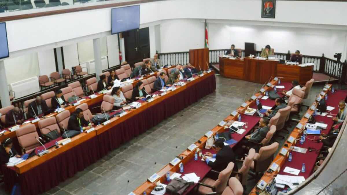 苏里南大选后首场国会会议将举行 新当选议员将就职