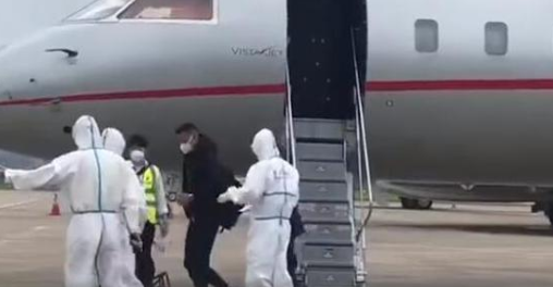 莫雷诺的隔离生活：客房里摆满训练器材