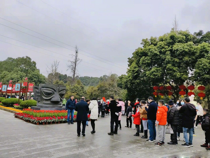 （中首）三星堆大面具上春晚 带火四川文博游