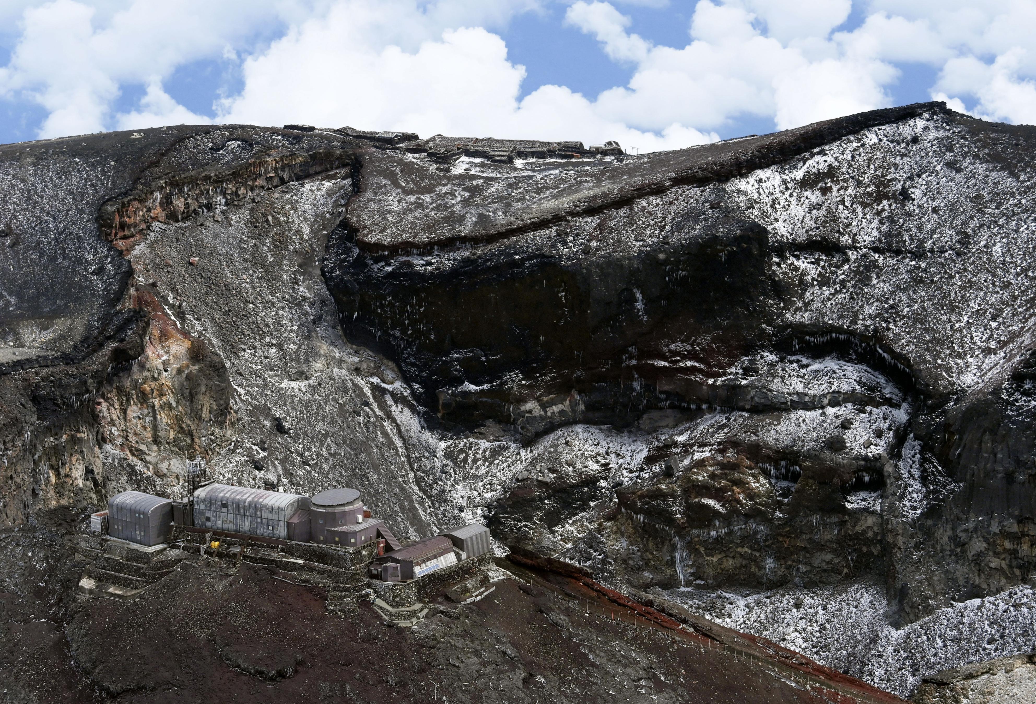 日本富士山喷火口增加近6倍 专家称随时都有喷发可能