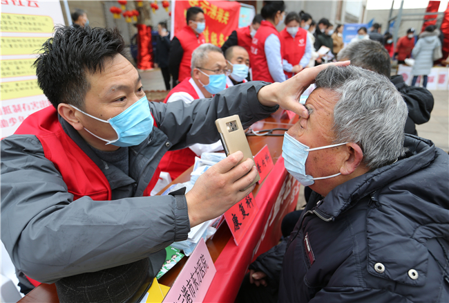 连云港市连云区文化科技卫生“三下乡”服务暖人心_fororder_BO4Q3679