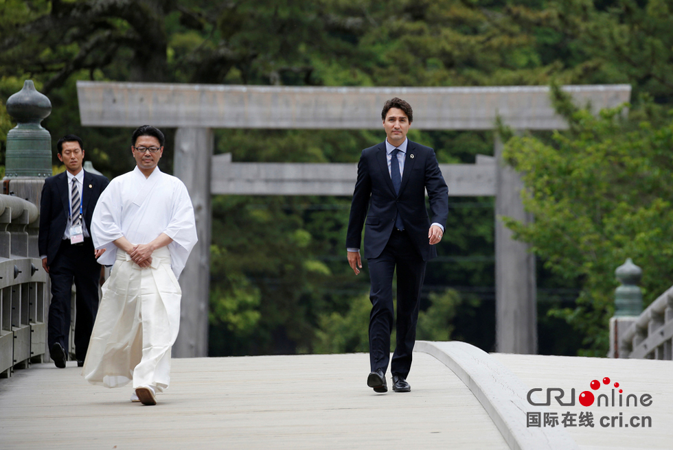 G7首脑集体访问日本伊势神宫(高清组图)-国际在线
