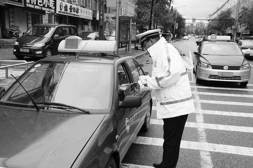 吉林省再创61个机动车礼让斑马线示范路口