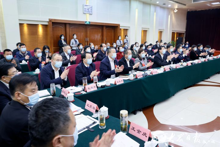 李干杰参加菏泽代表团审议时强调 发挥比较优势勇于担当作为 努力在服务和融入新发展格局上走在前