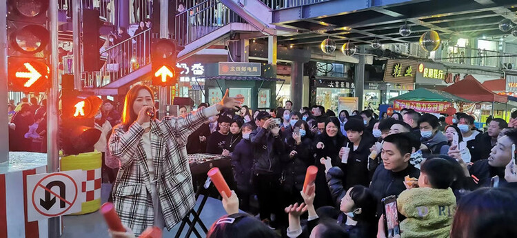 福建福清龙田遛街夜市鸣啰开街_fororder_福清龙田遛街夜市热闹开街