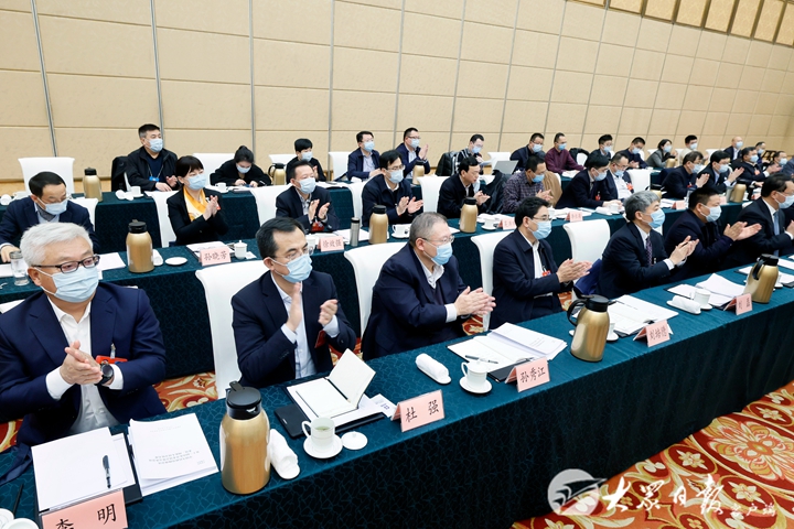 李干杰参加政协经济界和香港委员联组讨论时强调 强化创新激发活力 努力在增强经济社会发展创新力上走在前