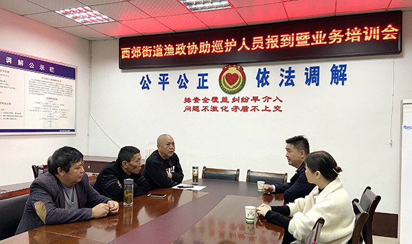 （勿签）生态优而美 人民乐安居——2021年宜宾市翠屏区推进生态文明建设回顾_fororder_三名巡护人员到街道报到-摄影-李清凌
