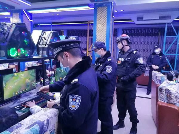 德阳公安春节前开展社会治安起底式大清查行动_fororder_mmexport1643417907422