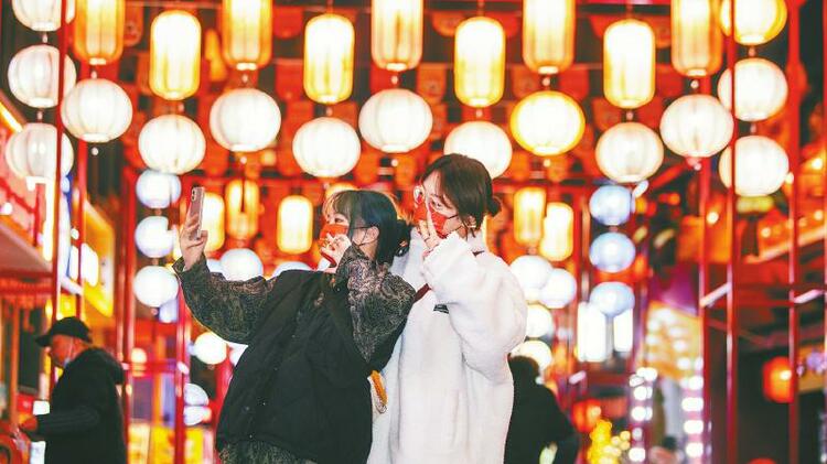（中首）美食、美景、“暖”举措 乐山假日经济这样“升温”