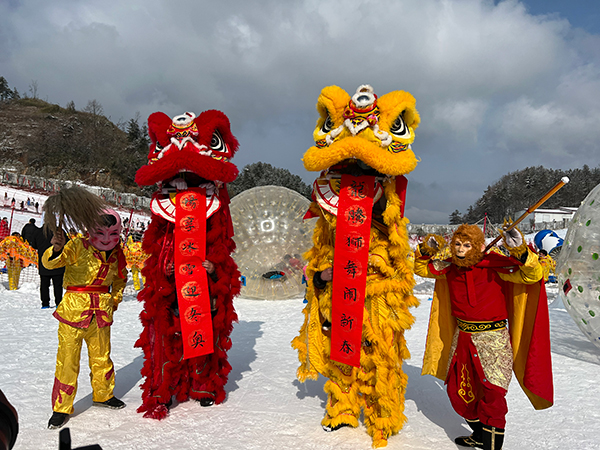 感受别样特色　广元朝天虎年春节文旅大餐精彩纷呈_fororder_舞狮表演