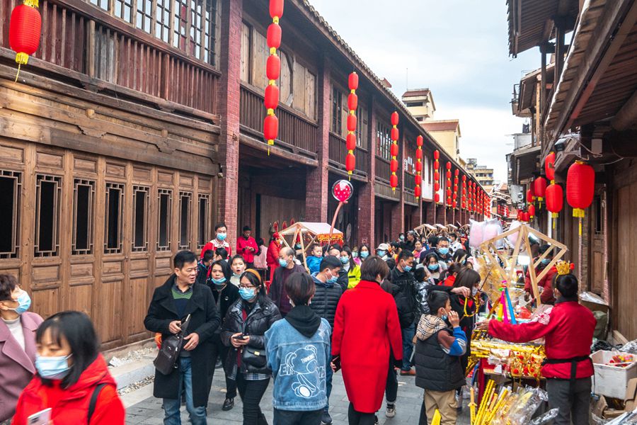莆田兴化府历史文化街区开街迎新春  市民纷纷打卡寻访儿时记忆