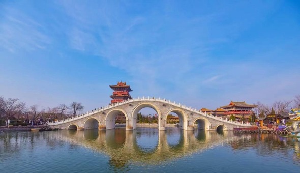 河南开封：春景如画