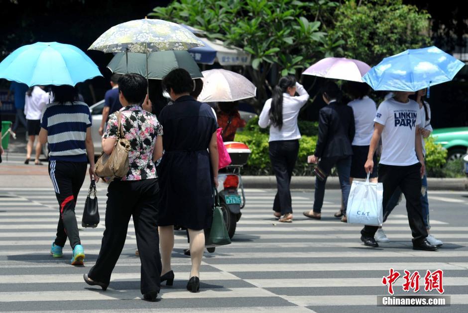 “火炉”福州迎来高温天气 最高达38℃