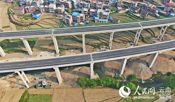 有了这条高速路 广南不再“难”