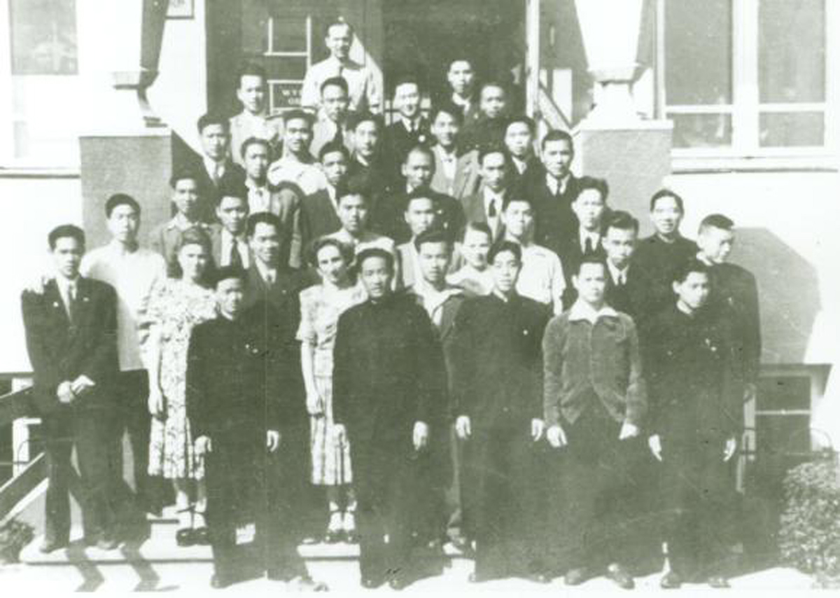 图片默认标题_fororder_1951.6.26公司正式成立不久后员工合影照片