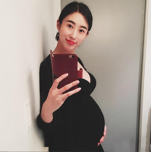 还记得兽兽吗?如今她怀孕了 身材依旧火辣