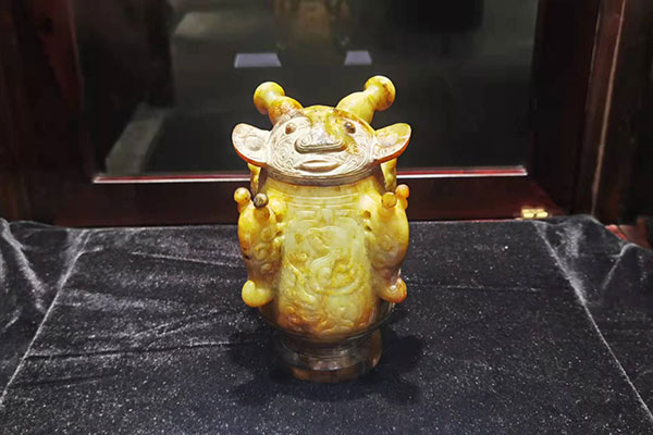 宜宾：中国酒都酒文化藏品馆举办赏汉服庆元宵活动_fororder_藏品”盖樽“-摄影-高学兵
