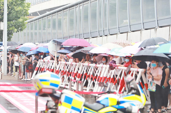 【城市远洋】走出考场那一刻 遇见最好的你们