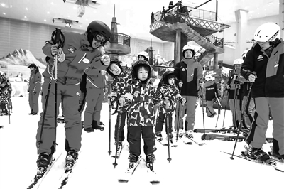 各地冰雪运动高质量发展——因地制宜 湖北打造冰雪运动南展示范区