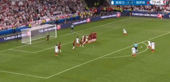 磨剑十年!英格兰又见圆月弯刀 上次还是小贝(gif)